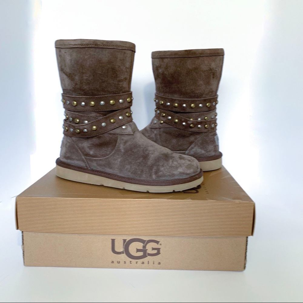 Ugg Clovis Boot - image 7